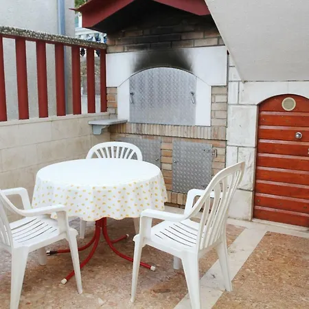 Raos Iva Apartment Trogir Exterior photo