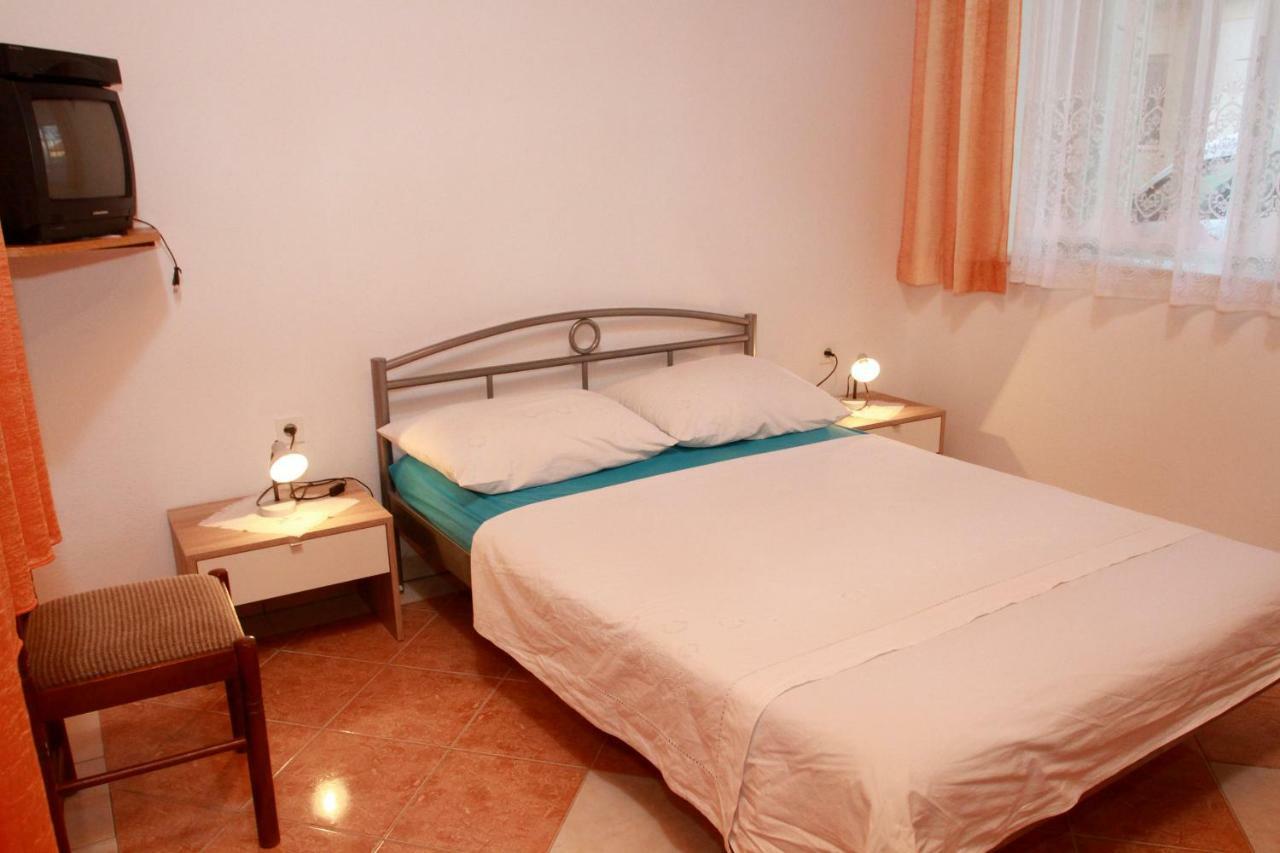 Raos Iva Apartment *